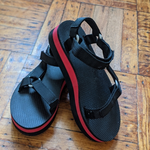 Teva Shoes - Teva platform sandals